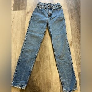 Levi 512 Slim Fit Tapered Leg